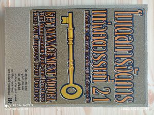 หนังสือบริหารการจัดการโมเดลการจัดการแห่งทศวรรษที่ 21 เครื่องมือและวิธีการจัดการเพื่อความสำเร็จของธุรกิจ key management model the management true and practice that will improve your business เขียนโดย สตีเวน เทน แฮฟ และทีม แปลโดย อนุวัฒน์ ทรัพย์พืชผล