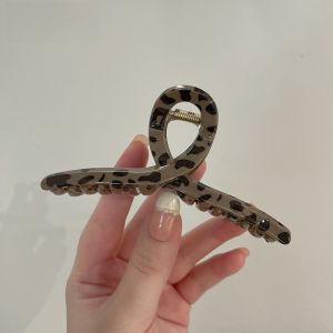 กิ๊บติดผมลายเสือดาวสีน้ำตาลขนาดใหญ่ สไตล์ย้อนยุค คลิปฉลาม ทรงผมแบบใหม่ กิ๊บติดผมด้านหลังศีรษะ แฟชั่น เครื่องประดับผม