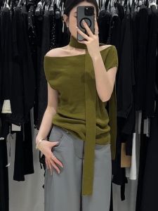 Áo Thun Nữ Tay Ngắn Một Bên Vai Màu Xanh Lá Cây Kiểu Pháp Thanh Lịch Mùa Hè Mới Thiết Kế Độc Đáo Dễ Thương Tay Áo Hở Cổ Chữ V