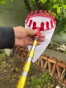 ตะกร้อสอยผลไม้ ที่สอยผลไม้ (ด้ามยืดหดได้ 10M) ที่สอยมะม่วง เครื่องเก็บผลไม้ในที่สูง สอยผลไม้ มืออาชีพ สอยผลไม้ไม่ทำร้ายผลไม้ ครบชุดที่จะช่วยคุณลูกค้าแก้ปัญหาการเก็บผลไม้บนที่สูงค่ะ ตระกร้อสอยผลไม้ ไม้สอยมะม่วง ไม้สอยผลไม้