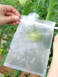 1แพ็ค 10 ใบ ถุงห่อผลไม้กันแมลง  ถุงตาข่ายไนลอน ป้องกันแมลง  ระบายน้ำได้ ระบายอากาศได้ดี น้ำไม่ขัง