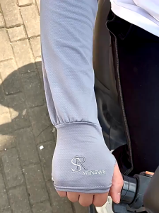Loose Ice Sleeves with Letters Mens Womens Sun Protection Elastic Driving Gloves Outdoor UV Protection Arm Sleeves Comfortable