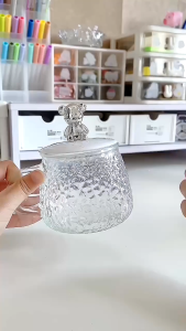 Ly Thủy Tinh Nắp Gấu Bear Kèm Muỗng Có Quai Cầm Long Lanh Sang Trọng Dung Tích 450ML Chịu Nhiệt Tốt