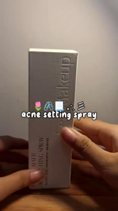 Sea Makeup Lock It Matte Acne Setting Spray Membantu menjaga riasan selama lebih dari 16 jam
