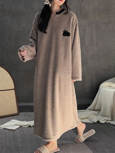 Coral Fleece Nightgown Womens Long Loose Plush Home Clothes Autumn Winter Home Leisure Youth Polyester Fiber Thickened Long Sleeve round Neck