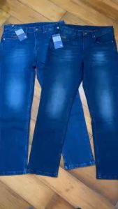 Quần jeans nam Aristino AJN02401dáng regulaer fit chất liệu cotton co giãn nhẹ trơn