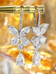 Queensun PT950 Platinum lab grown Diamond Butterfly Wings 1 Carat Pear Water Drop Earrings Tassel Earrings Female Earrings蝴蝶展翅水滴耳钉Giving Women Earrings Gifts Earrings stud