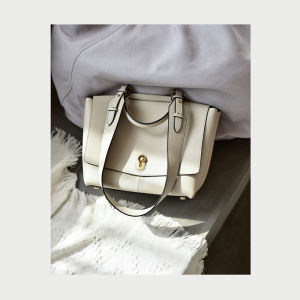 Retro Leather Commuter Bag with Lock Large Flip Cover Handbag Womens Shoulder Bag Casual British Style Soft Bag Pure Color