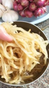 XÁ BẤU( CỦ CẢI MUỐI) CẮT SỢI - VỰA KHÔ YẾN VY - CHAI MẶM ĐỀU DÙNG ĐƯỢC