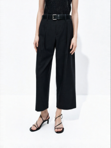 MO&Co. | Summer Low-Rise Flared Cropped Pants Black Business Casual