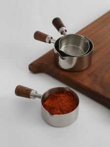 304 Stainless Steel Measuring Cup with Wood Handle for Western Cuisine Steak Sauce Dip Mini Oil Pot for BBQ And Baking