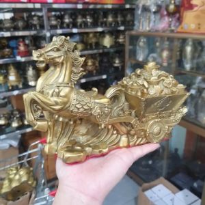Tượng ngựa kéo xe hũ vàng phong thuỷ chất liệu bằng đồng vàng MS0920