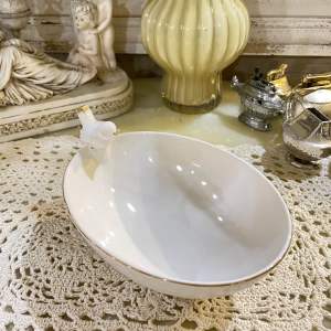 Dĩa vung trắng sứ chim đậu theo phong cách cổ điển gốm sứ  trang nhã  dễ thương-White ceramic bird perching plate in classic ceramic style elegant and cute