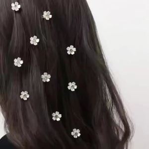 Flower Rhinestone Hair Clip Sweet Sparkling Floral Hairpin Womens Everyday Versatile Side Hair Accessory DIY Hair Ornament