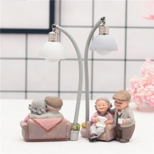 Loving Elderly Couple Figurines Resin Statue Grandparents Figure Ornament For Home Decoration