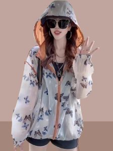 เสื้อคลุมกันแดดมีฮู้ดผ้าไหมน้ำแข็งบางระบายอากาศได้ดีสำหรับผู้หญิงในช่วงฤดูร้อนปี 2025 เสื้อคลุมกันแดดแบบมีฮู้ดลายดอกไม้แฟชั่นใหม่