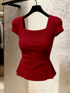 Elegant Body Fitting Knit Top Red