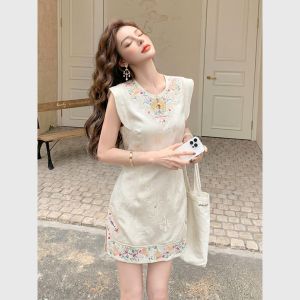 Elegant Luxurious Unique Sleeveless White Qipao Dress