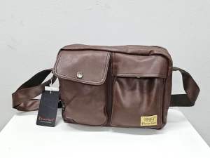 กระเป๋า ThreeBox 3551# ขนาด 11 นิ้ว หนังPUพรีเมียม อะไหล่โลโก้หนาสวย ทุกจุด มีซิ้ป ช่องแบ่งเป็นสัดส่วน มีช่องบุนวมใส่ ไอแพท ได้ จุของได้เยอะมากๆ