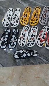 dép xỏ ngón nữ chất liệu cao su quai dẻo mềm siêu bền mang êm chân size từ 35-39.