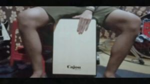 Cajon Akustik Elektrik Harga terjangkau Paket Bonus