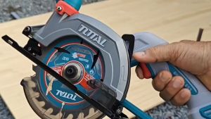 Máy Cưa Đĩa Tròn 140mm Dùng Pin 20V Total TSLI1402 [Bảo hành chính hãng 6 tháng]