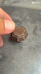 Knop Laci Kuningan Antik Motif Segi 8