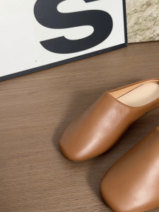 YOTO Womens Leather Slip-On Mules Comfortable Square Toe French Style Flat Sandals For Women