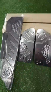 ชุดแผ่นวางเท้า สีเงิน สำหรับ HONDA FORZA350 (รหัสสินค้า THK1BMQ64300TA)