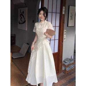 ชุดเดรสยาวทรงเอปักลายโบว์ชายปักลายฤดูร้อนสำหรับผู้หญิง เดรสยาวไม่สมมาตรเอวเข้ารูปสไตล์จีน ชุดเดรสยาวคอวีแขนสั้น