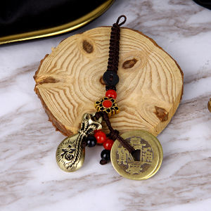 【♡Lovely girls house♡】เชือกทำมือฮวงจุ้ยแขวนวินเทจทองเหลืองเงินพวงกุญแจกระเป๋าเครื่องประดับโบราณห้าจักรพรรดิเหรียญพวงกุญแจรถ