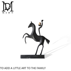 งานฝีมือแบบโมเดิร์นหรูหรา งานประดิษฐ์พิมพ์ลาย Abstrack บนโต๊ะหน้าตู้ TV ของตกแต่งห้องนิตยสารที่ขายบ้าน วัสดุโลหะและพื้นปูน