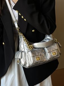 กระเป๋าสะพายข้างผู้หญิงสไตล์ใหม่ปี 2025 กระเป๋าใต้วงแขนสุดเทรนด์ปักลายเพชร กระเป๋าสะพายข้างแบบลำลองสำหรับผู้หญิง