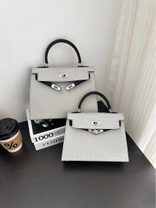 Bolaina | Ostrich Pattern Leather Handbag