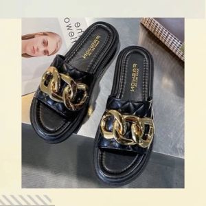 QLshop: รองเท้าแตะแบบสวม รองเท้าแฟชั่นผู้หญิง เป็นทรงสวม ติดโซ่สีทอง สวยแบบเรียบๆ ตัวรองเท้าน้ำหนักเบา มีให้เลือก 2 สี ชอบสีไหนกดเลย