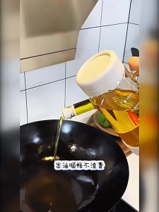 【Ready Stock】700ml High Borosilicate Glass Oil Dispenser Bottle｜Anti-Drip Auto Reflux Spout｜耐高温防爆防挂油壶｜Botol Minyak Kalis Panas Tidak Meleleh Dapur