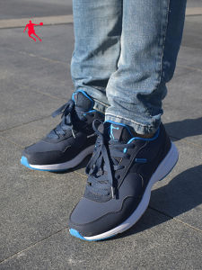 รองเท้ากีฬาผู้ชาย  หนังนิ่มสีม่วง รองเท้าวิ่งกันน้ำ รองเท้าเดิน รองเท้าบู๊ต รองเท้าผ้าใบ รองเท้าผ้าใบกันน้ำ รองเท้าผ้าใบกันน้ำ