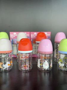 ขวดนมแก้วสำหรับทารกพร้อมจุกนมซิลิโคนช้า 240ml ความจุสถูก พร้อมบันทึกและบรรจุภัณฑ์พร้อม เป็นของ 240 ml ขวดนมแก้ว ที่สามารถทำตามที่ระบุได้