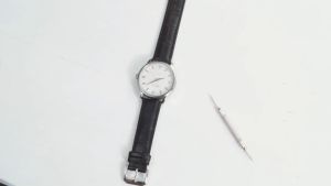 สายนาฬิกาหนังวัวแท้คุณภาพดี หลากสี แถมฟรี เครื่องมือถอดสายและสปริงบาร์