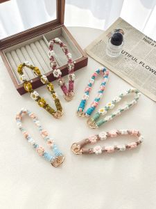 Handwoven Daisy Flower Handbag Strap Dual Head Keychain Mobile Phone Lanyard Womens Style Digital Accessories Mobile Phone Pendants