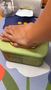 [SG] FREE 1 MORE TRAY One Press Lazy Silicone Ice Maker Mold Box Storage Box with Lid Quick Release Cube Tray  Scraper