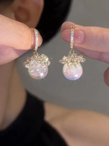 ต่างหูไข่มุกสไตล์นักเรียนหญิง ต่างหูดอกไม้เซอร์โคเนีย ต่างหูแฟชั่น ต่างหูแบบใหม่ ต่างหูแบบเก๋ไก๋ ต่างหูแบบเก๋ไก๋