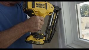 DEWALT Brushless 20V รุ่น DCN680B เครื่องยิงตะปู ไร้สาย ตัวเปล่า 3 ปี (รับประกันศูนย์ 3 ปี)