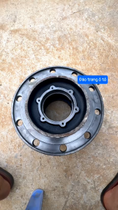 may ơ trước EQ153 10 lỗ tắc kê dùng cho xe ô tô 8 tấn phụ tùng xe ô tô