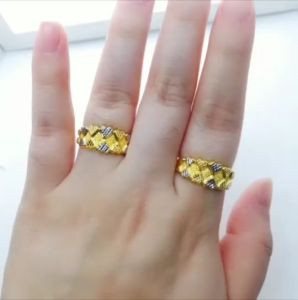 Cincin Fesyen Love Stamping 2 Tone Emas 916 Yon Hing