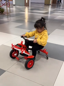 Toddler Plane Drift Pedal Car 4-Wheel Outdoor Ride On Toy With Music Light Adjustable Ergonomic Seat Shock-Absorbing Rubber Front Wheel Glowing Silent Rear Caster For Boys Girls Height 80-125CM Weight Capacity 25KG Multiple Color Options