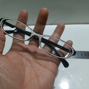 Khung kính mắt vuông viền trắng đen MC-1711 cỡ 51-16-135 Second hand
