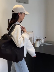 Túi Xách Hello Kitty Nữ Big Size Đeo Chéo Hàn Quốc | Túi Đi Học Du Lịch Chống Nước Siêu Cute