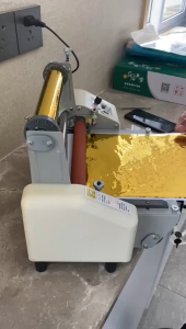 ฟอยล์สําหรับเคลือบงานพิมพ์หมึกเลเซอร์สีทอง ขนาดหน้ากว้าง 8 นิ้ว ยาว 400 ฟุต