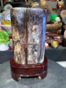 fossil tree 需长时间木化玉石🪵💯天然树化石 整体高Height: 25cm 底座宽Width: 15cm x 14cm 总重Weight: 6.9kg 📍Johor Bahru 区可自行取货或邮寄服务